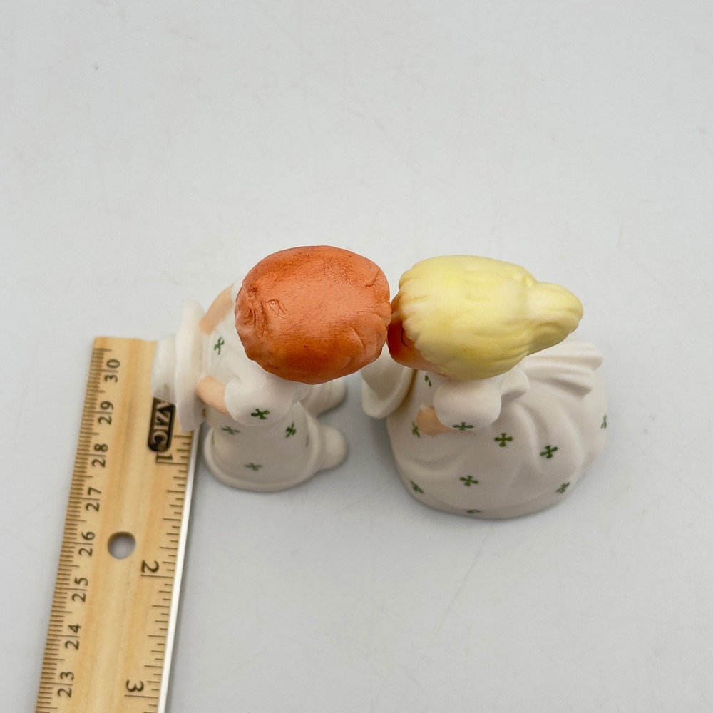 Vintage Schmid Japan Kissing Boy and Girl Porcelain Figurines Clover Pattern - Picture 7 of 8